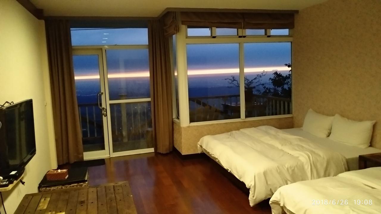 Sky Lounge B&B Zhushan Exterior photo