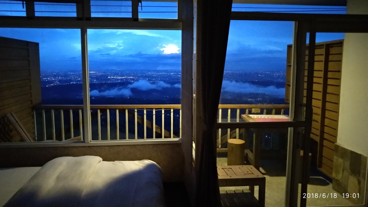 Sky Lounge B&B Zhushan Exterior photo