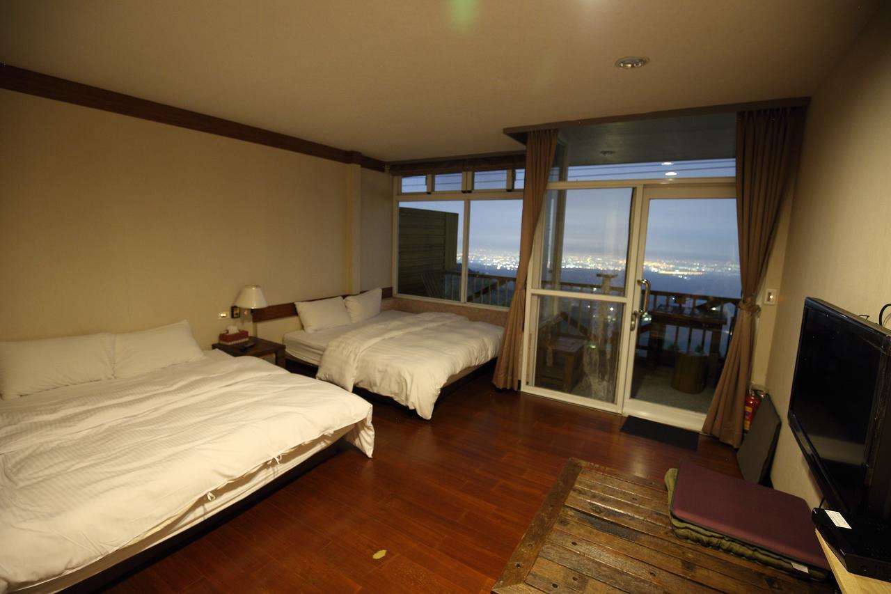 Sky Lounge B&B Zhushan Exterior photo